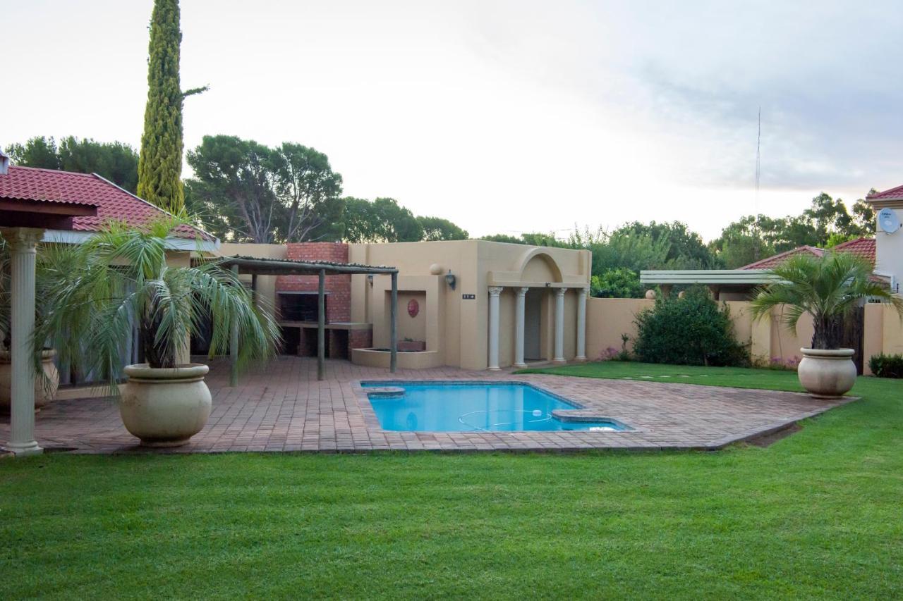 Toscana Estate Bloemfontein Eksteriør bilde